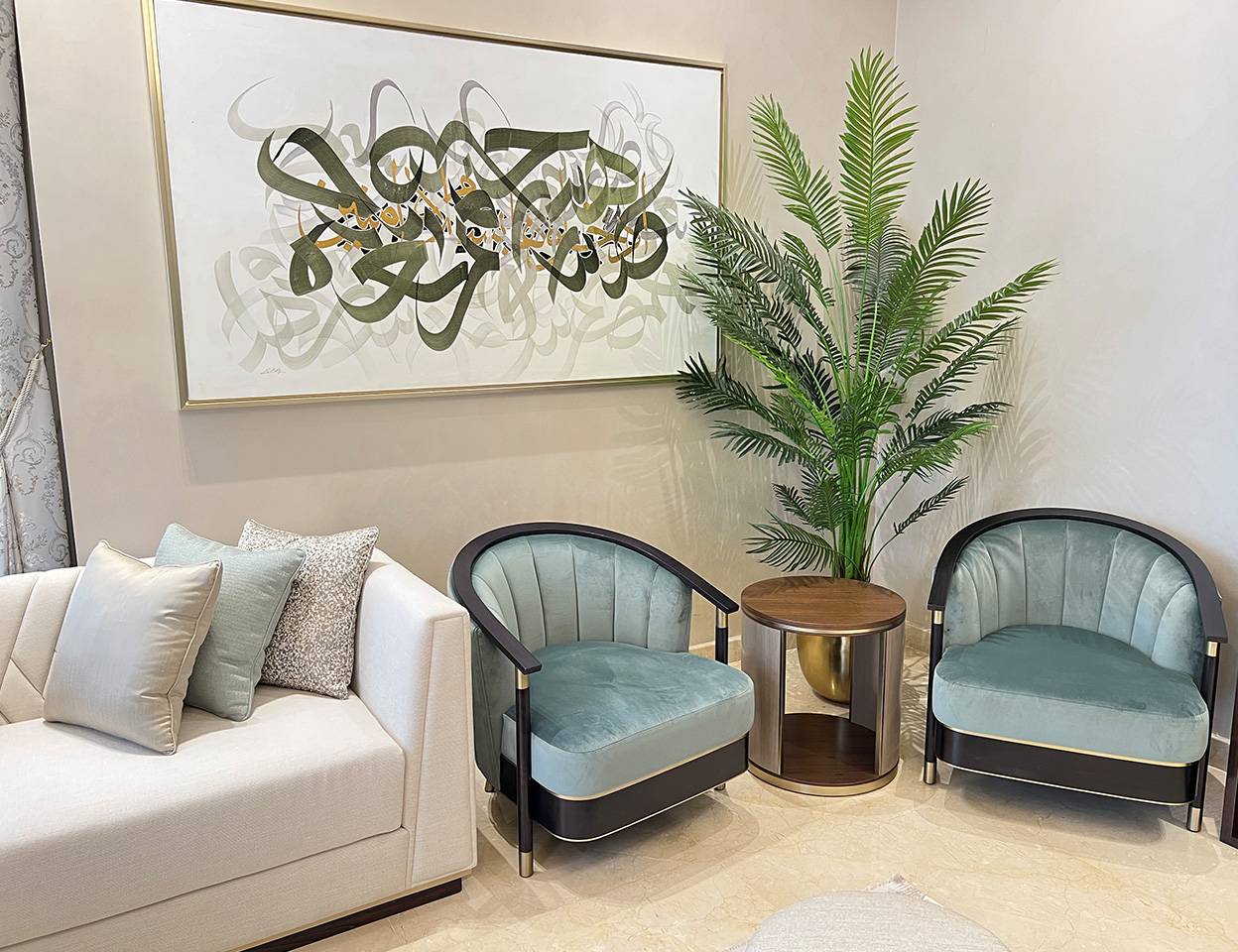 Bold Bespoke Design Crafts a Modern Majlis in Dubai